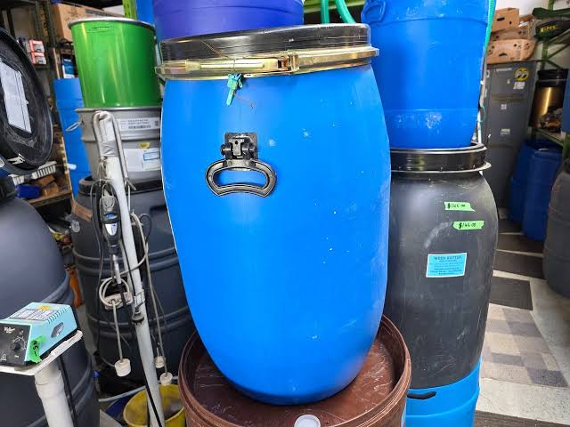 New 100 Litre Close Top Blue Plastic Drums
