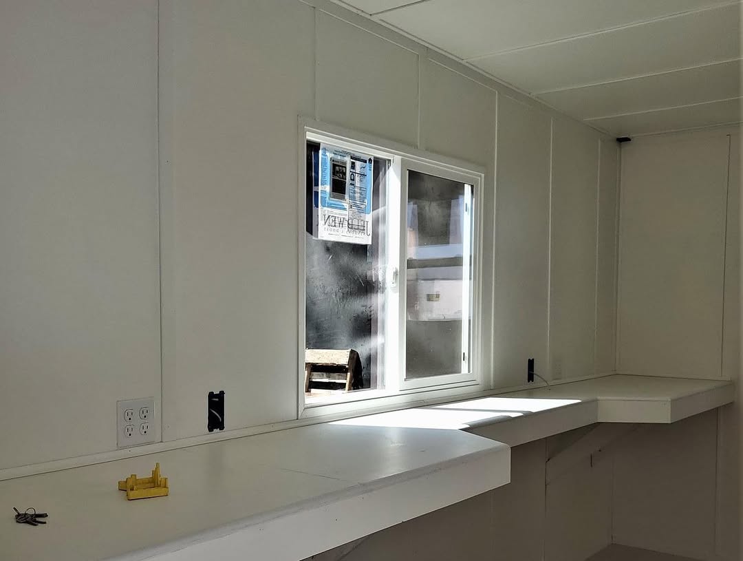 Portable Shipping Container Office Mobile workspace solution