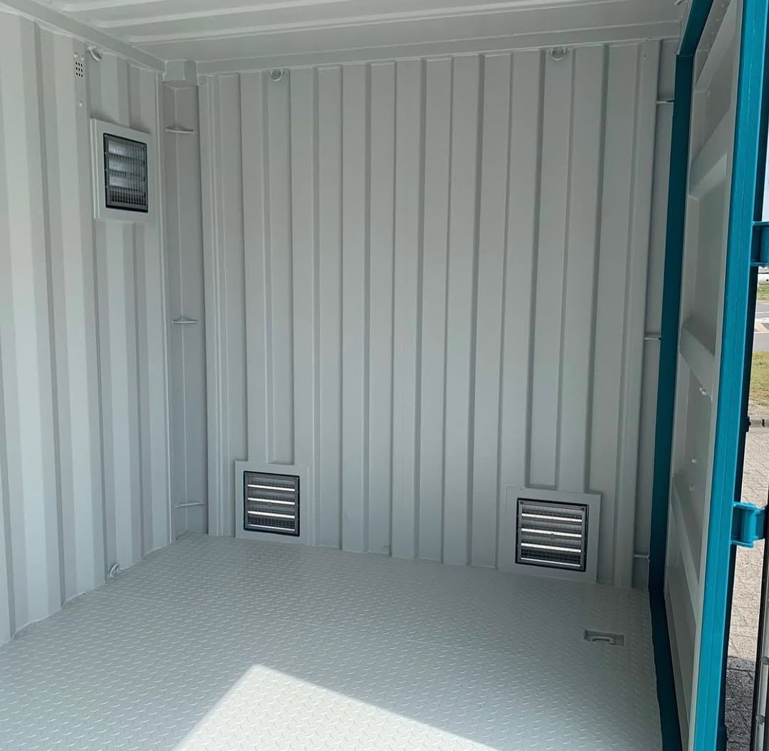 20ft Shipping Container / Durable Steel Storage