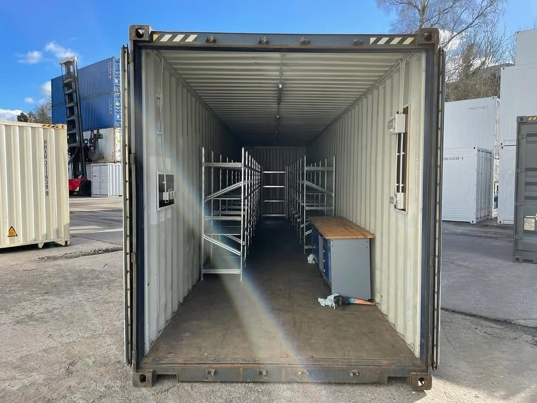 20ft Shipping Container / Durable Storage Solution