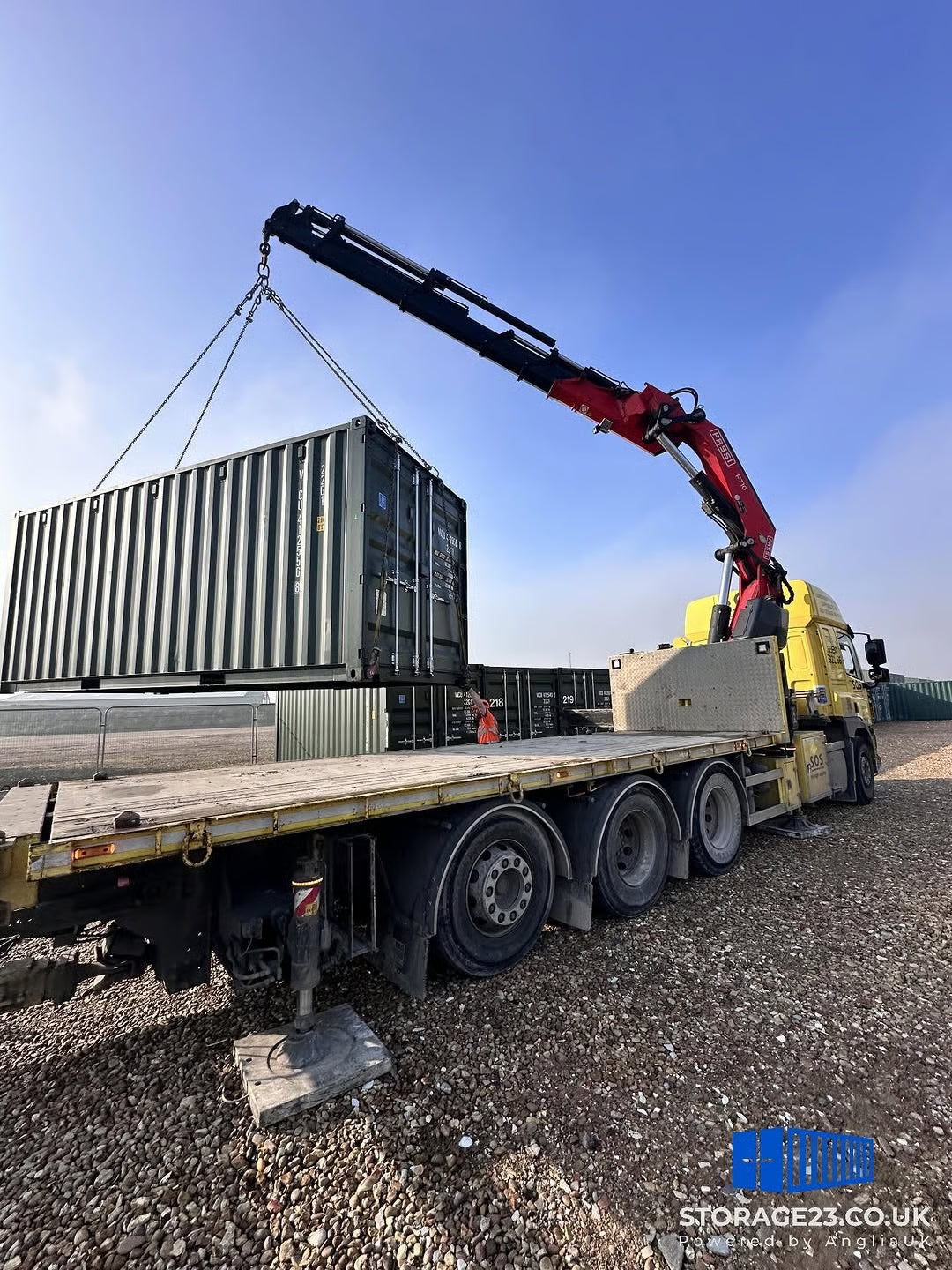 20ft Shipping Container / Durable Storage Solution