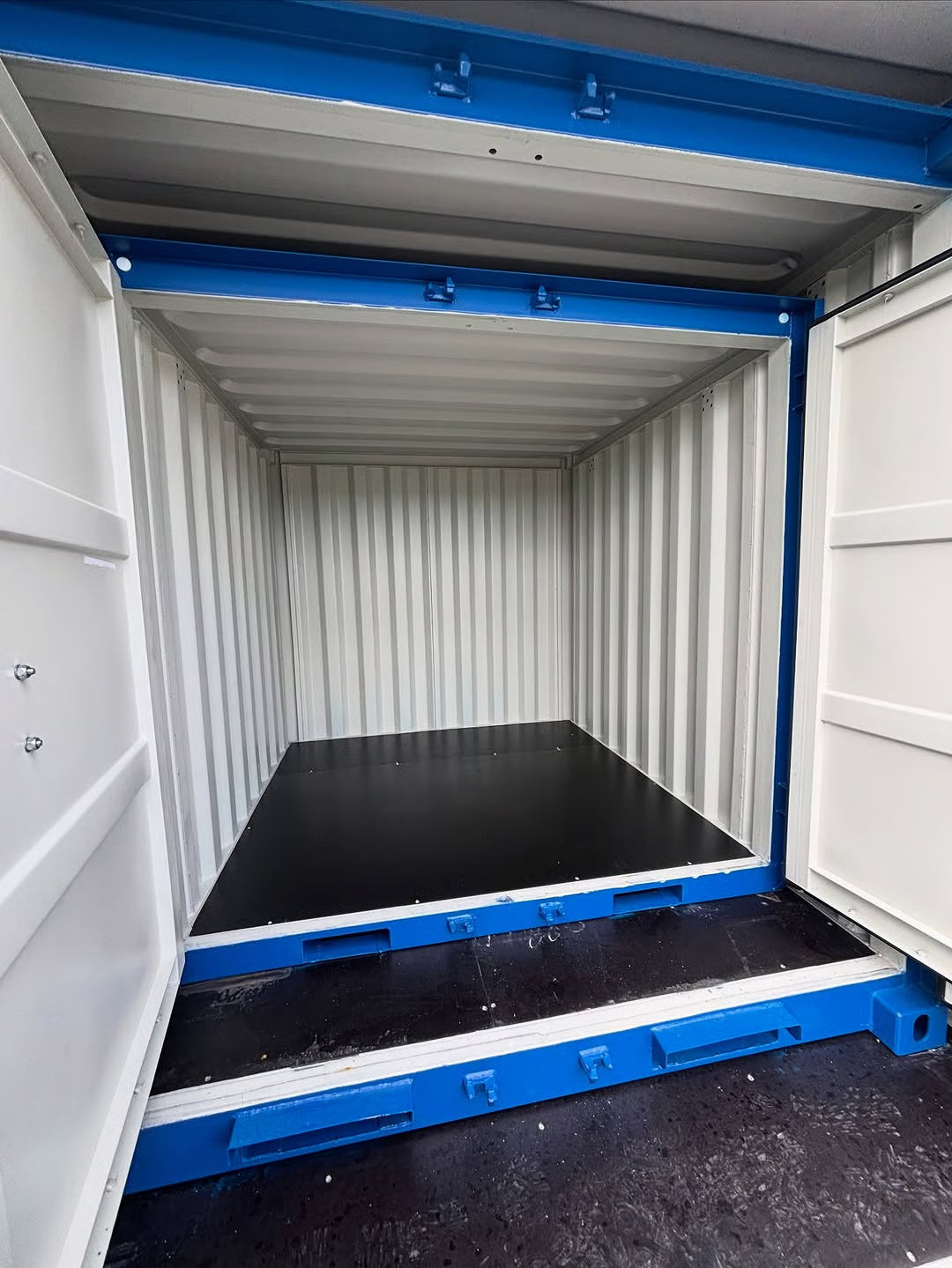 Double-Walled Secure Storage Container For Sale / Enhanced security with dual locking doors